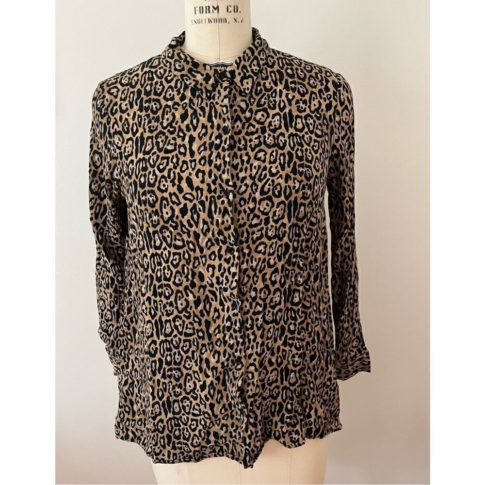 Zara animal‎ print button down long sleeve shirt women’s size M